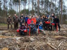 Posadziliśmy las z pracownikami WFOŚiGW w Warszawie